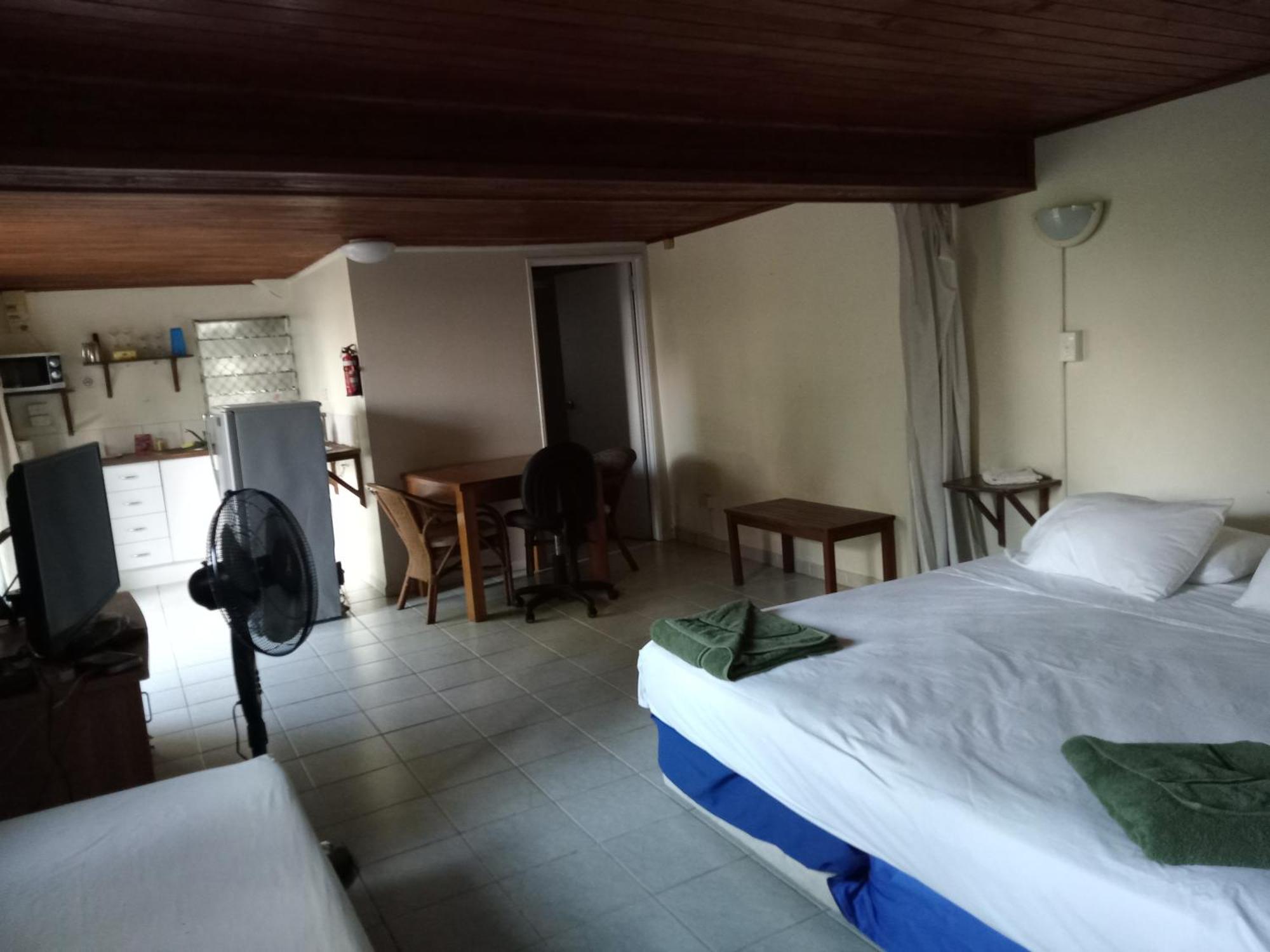 Seachange Lodge Port-Vila Extérieur photo