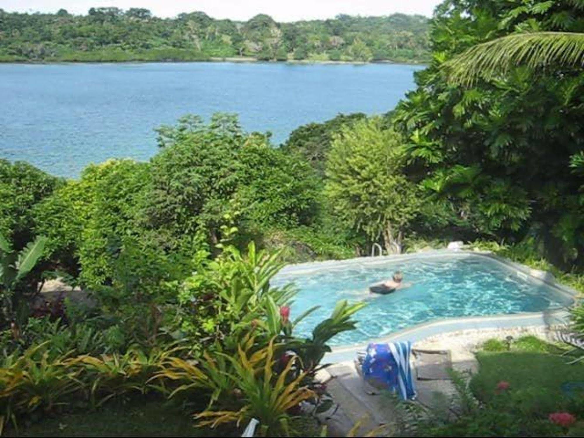 Seachange Lodge Port-Vila Extérieur photo